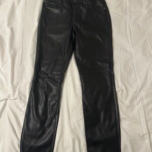 GAP True Skinny Mid Rise Pants in Black